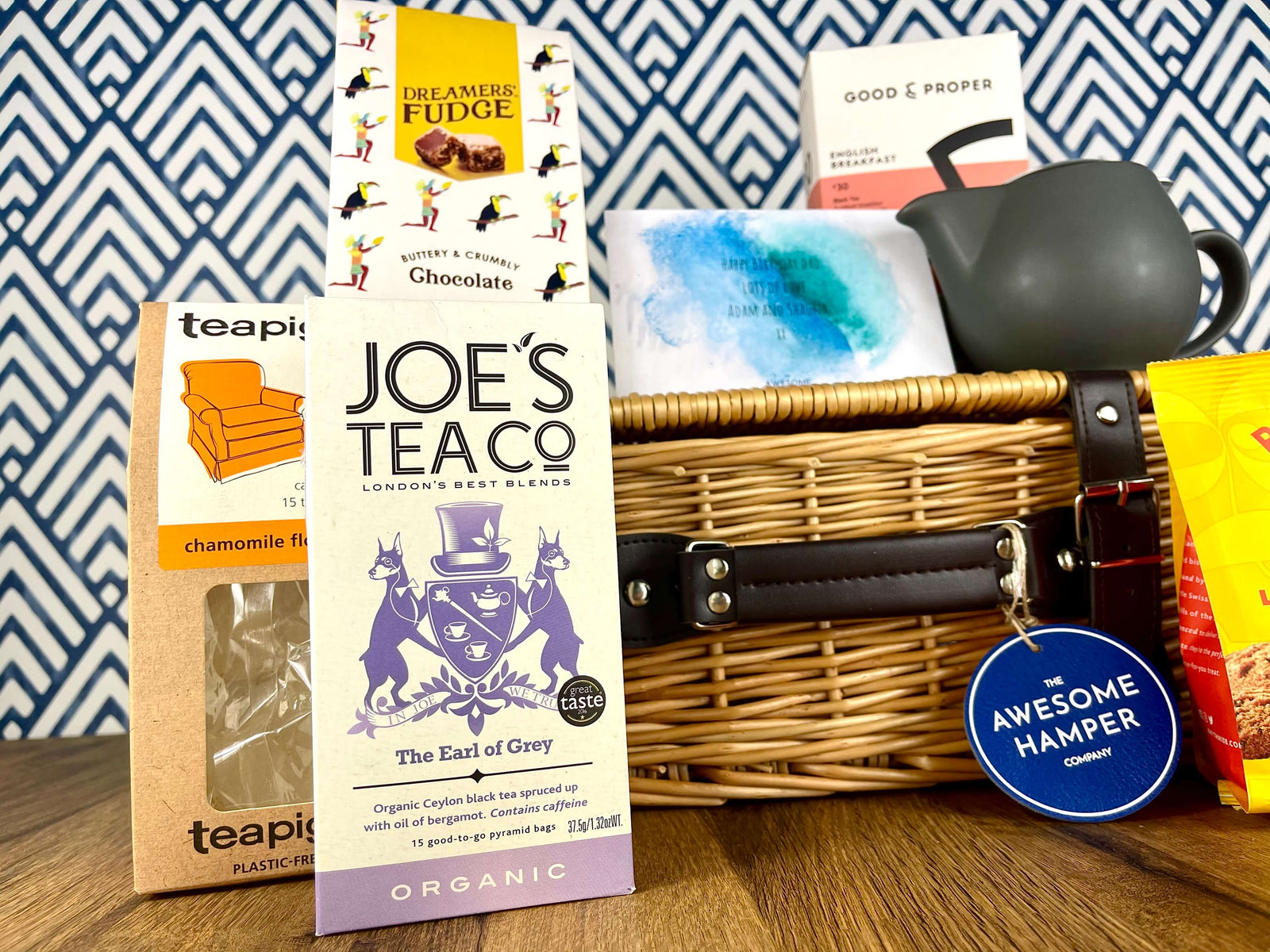 Tea Hamper with Teapot